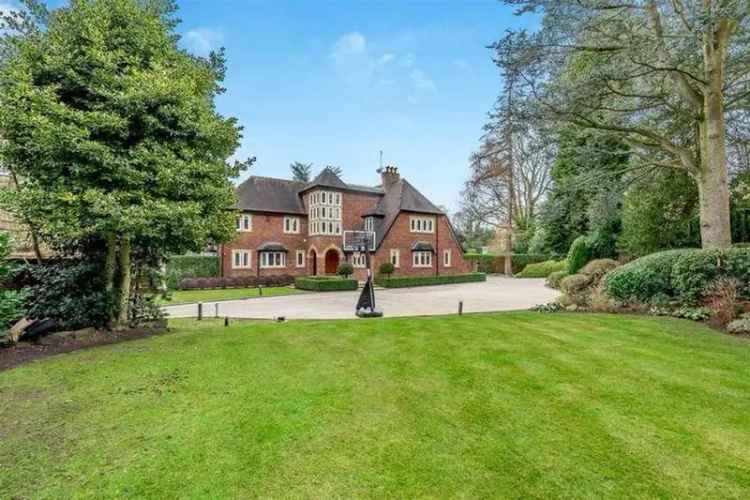 7 Bedroom Detached House with Leisure Facilities For Sale