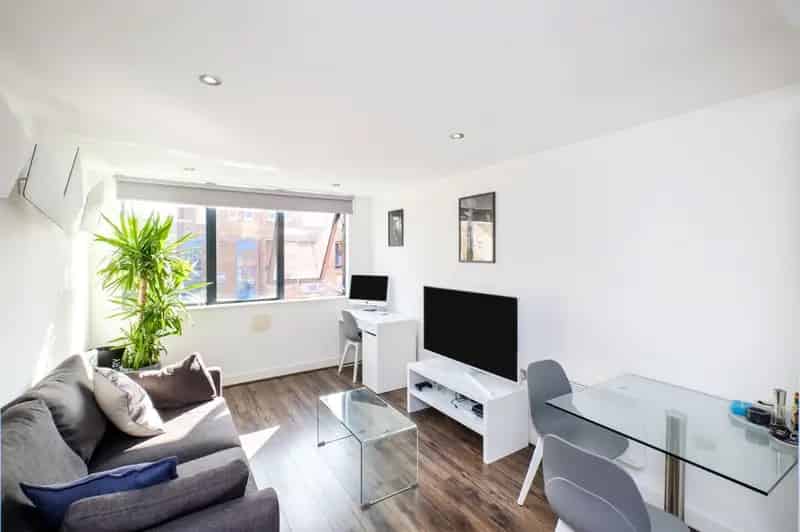 One Bedroom Apartment near Grand Central Station