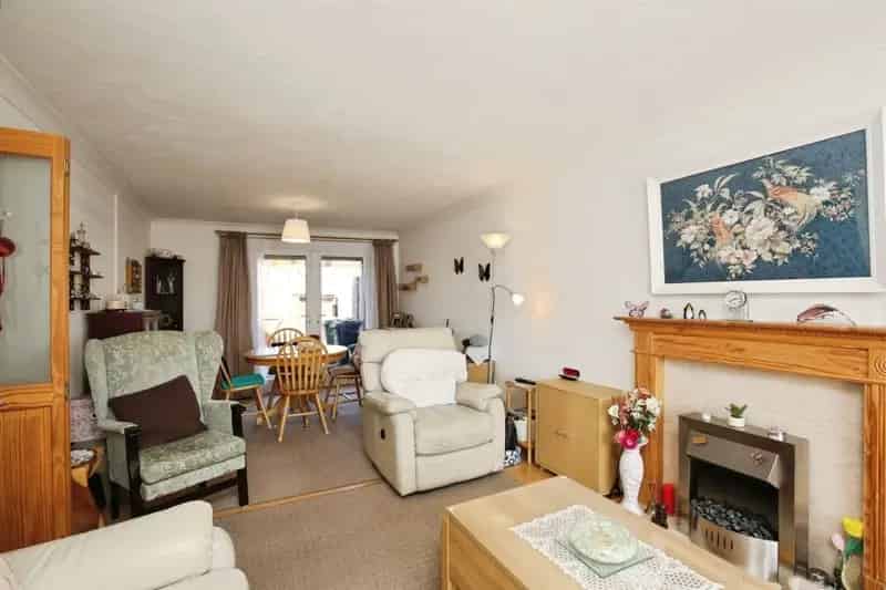 Three Bedroom Family Home with Garage and South-East Facing Garden