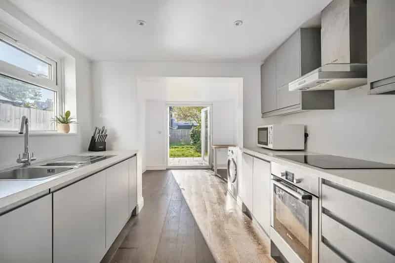Spacious 4-Bedroom Family Home Near South Norwood Country Park