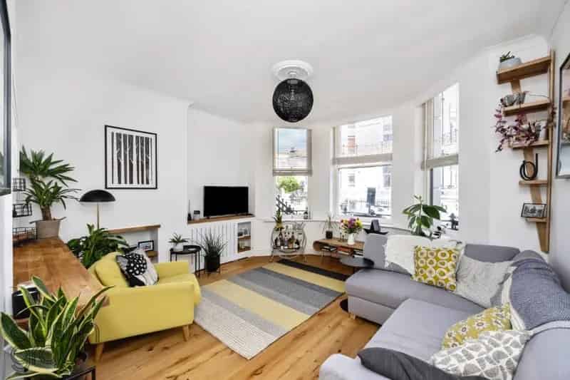 2 Bedroom Garden Flat for Sale in Brighton Clifton Hill
