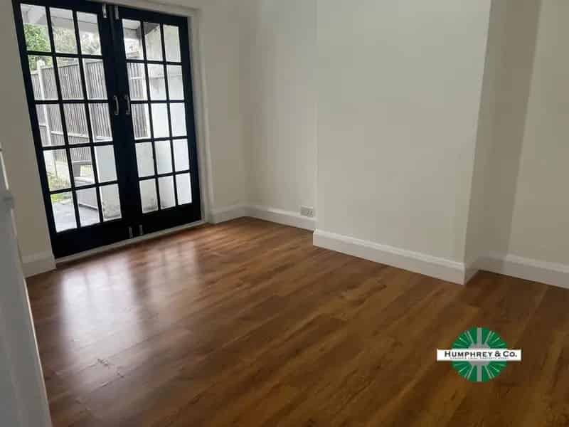 2 Bedroom Flat to Rent Warner London