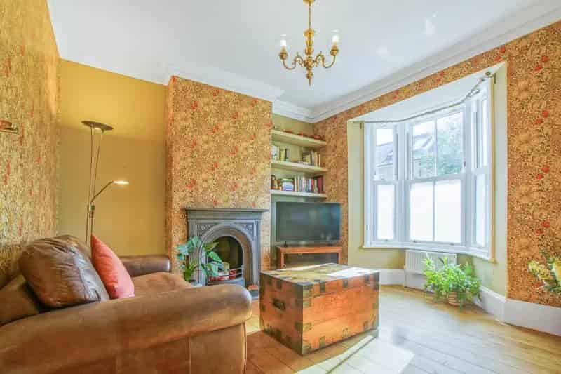 3 Bedroom Victorian House to Rent Near Canary Wharf