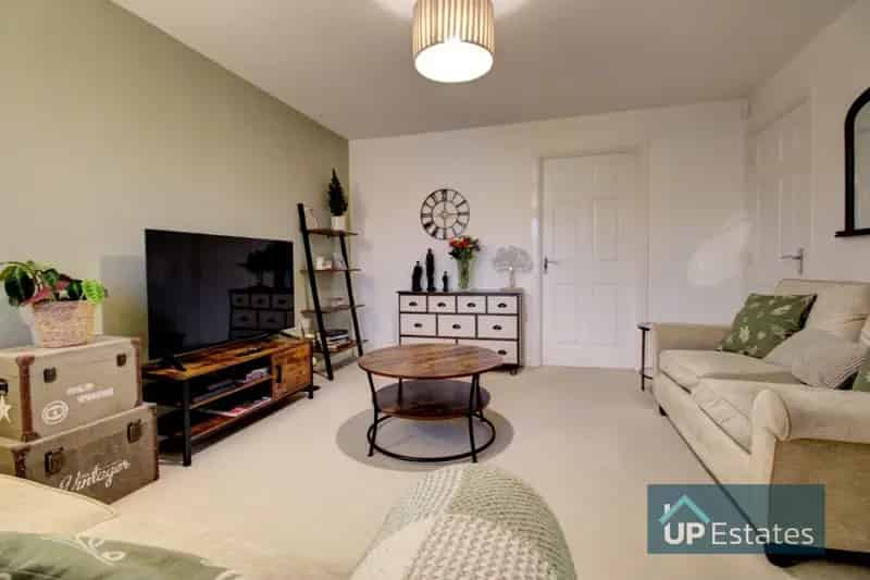 3 Bedroom End Terrace House for Rent
