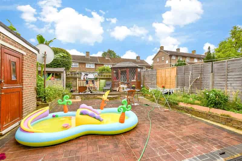 3 Bedroom End Terrace House for Sale Near Crawley Town Centre