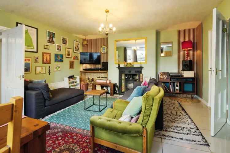 3 Bedroom Apartment for Sale in West Hill