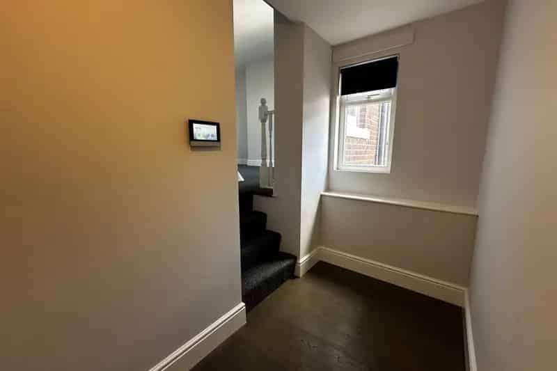 2 Bedroom Victorian House Doncaster Parking Available Zero Deposit Guarantee