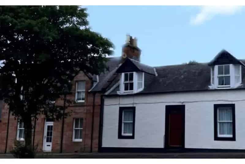 3 Bed Terraced House with Workshop and Garden