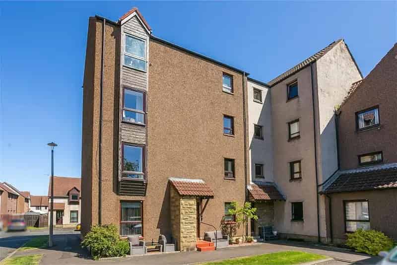 2 Bed Flat Portobello Edinburgh - Modern Kitchen Garden Parking