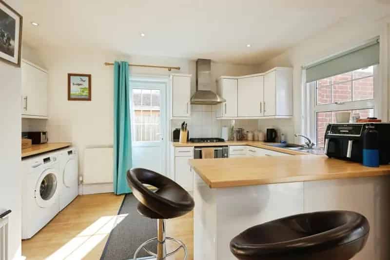 3 Bed Family Home with Large Garden Near River Nadder