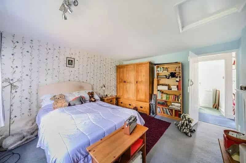 4 bed house for sale