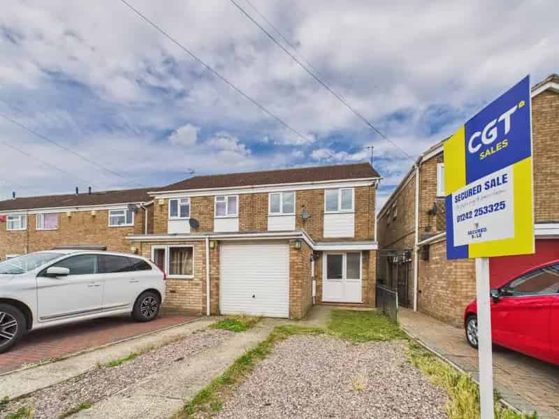 3 Bedroom End Terrace House for Sale