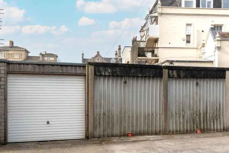 2 Bedroom Flat for Sale near Durdham Downs