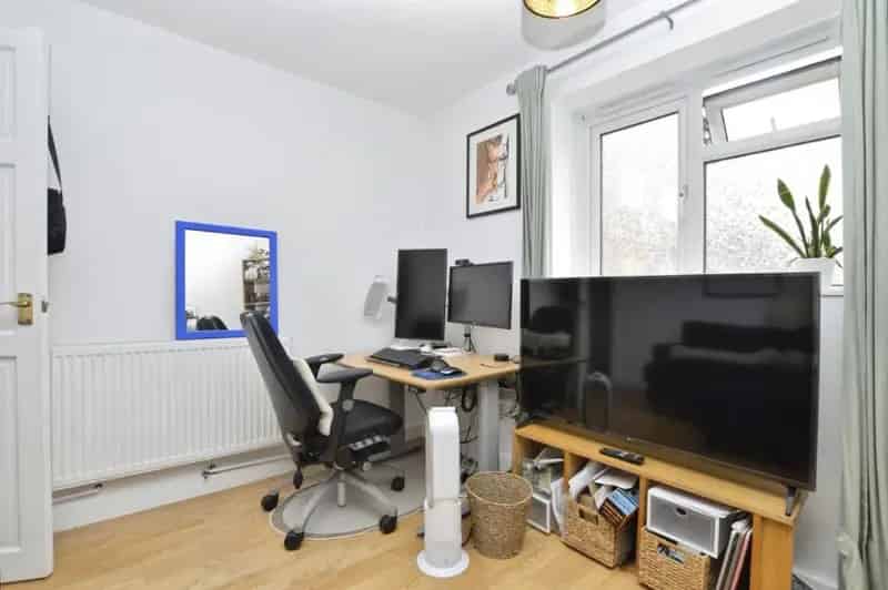 2 Bed Flat for Sale - Ground Floor, Garden, Great Transport Links