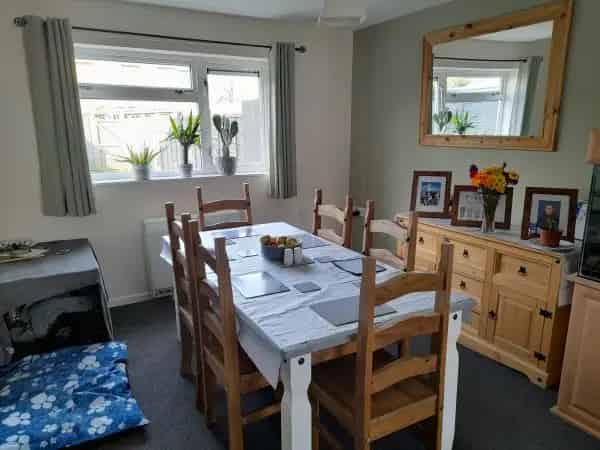 3 Bed House New Kitchen and Heating Enclosed Garden