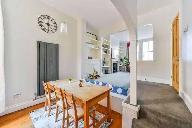 5 bed house for sale