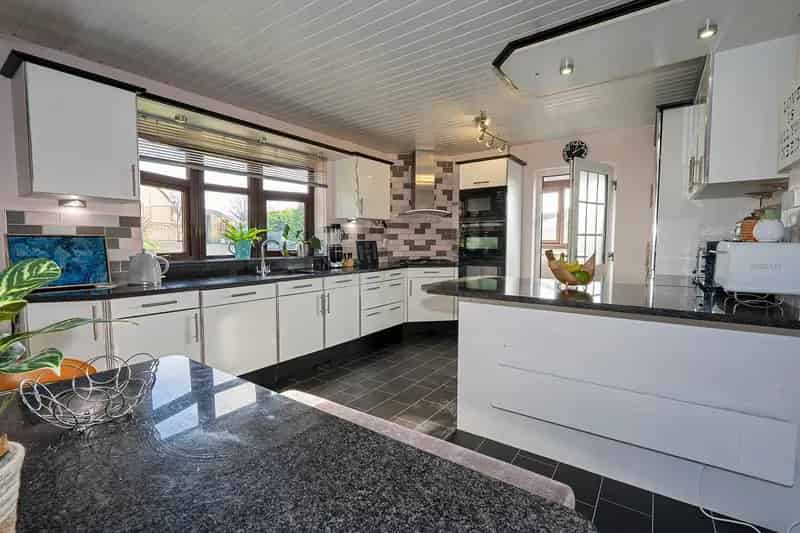 4 bedroom House
 For Sale