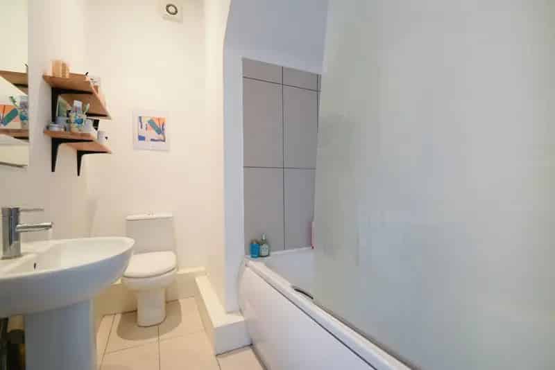 Flat For Sale , London, England