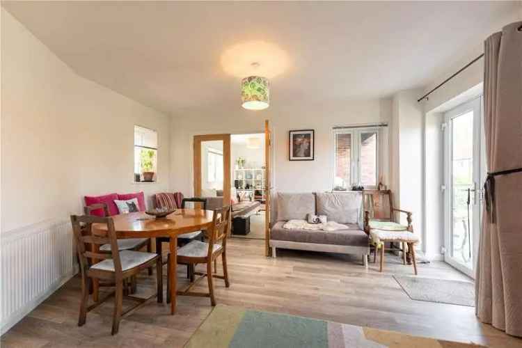 3 Bed Canal-Side Townhouse  Warwick