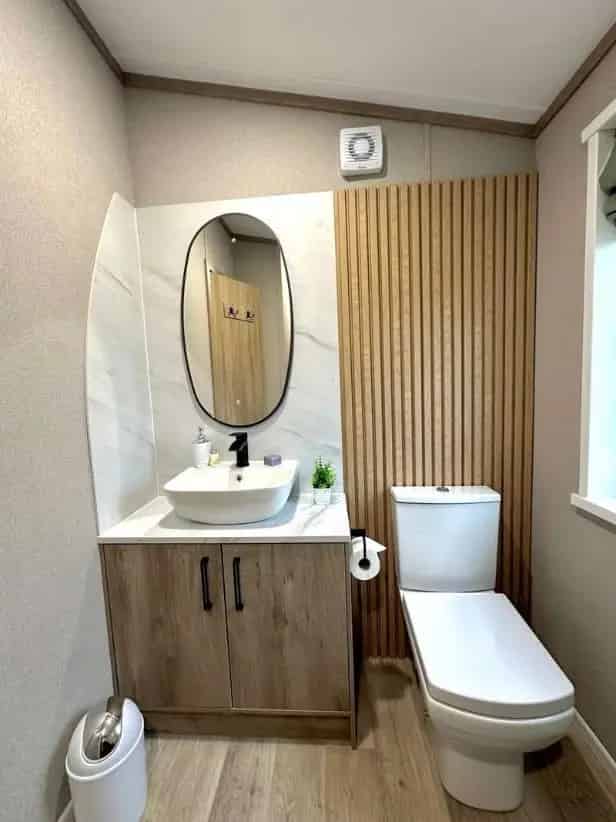 2 Bed Lodge with Sea Views for Sale