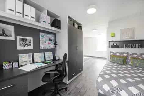 Spacious Southampton Studio Flat for Students and Couples