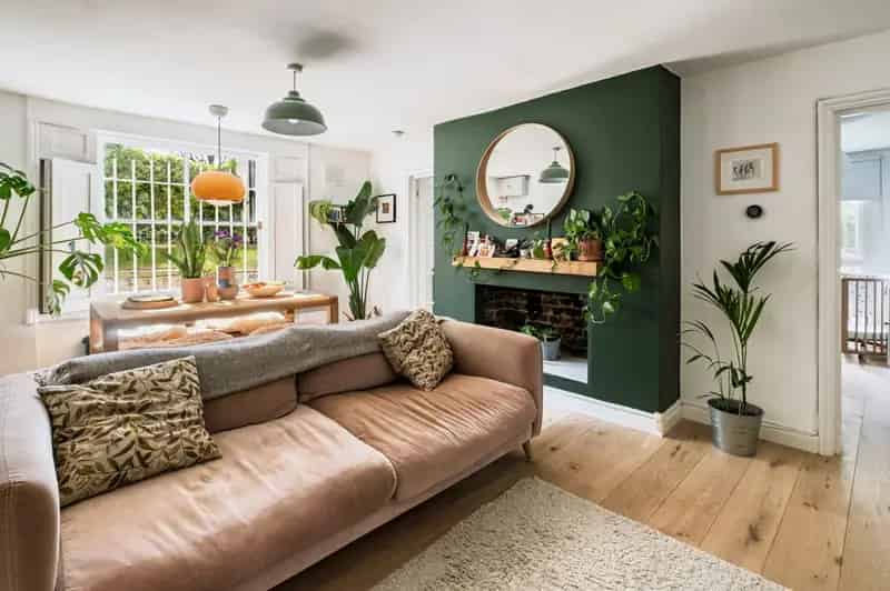 2 Bedroom Garden Flat for Sale in De Beauvoir Islington