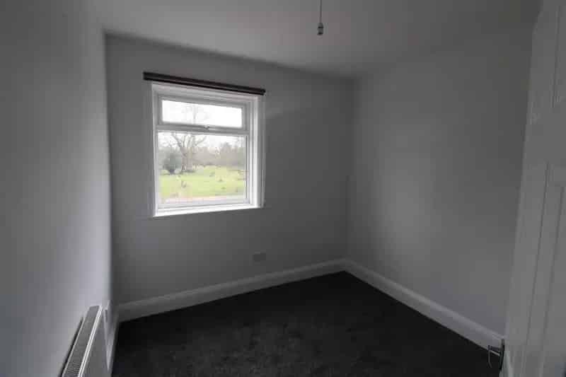3 Bedroom End of Terrace House to Rent