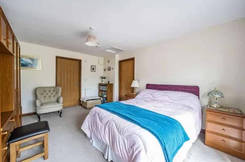 4 bed house for sale