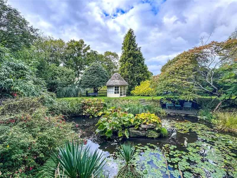 17th Century Thatched Cottage  Bockhampton 3 Beds 2 Garages