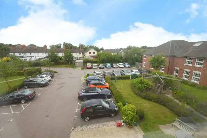 1 Bed Retirement Flat for Sale Over 70s Communal Gardens