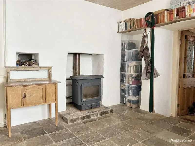 2 Bed Character Cottage For Sale