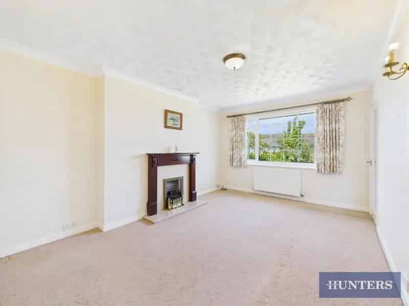 2 Bedroom Bungalow For Sale Near Town Centre