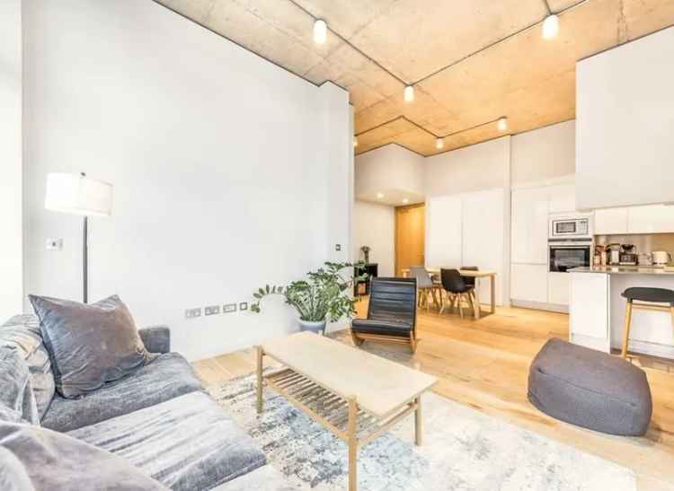 Flat For Sale in London, England