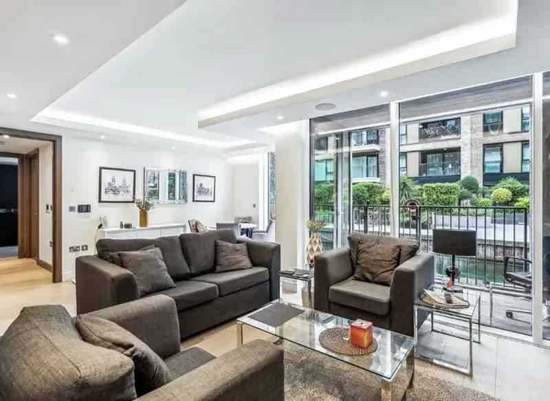 Chelsea Creek Canal-Side 2 Double Bedroom Apartment