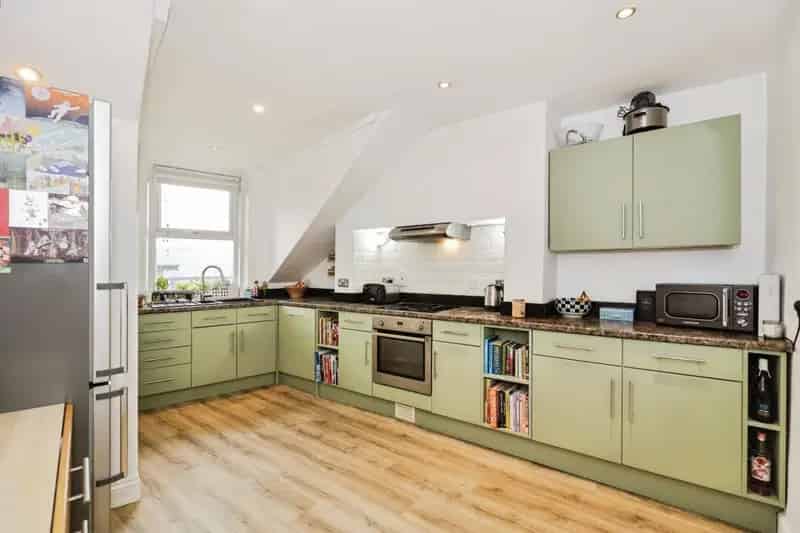 3 Bedroom Flat for Sale in Harrogate Near Town Centre