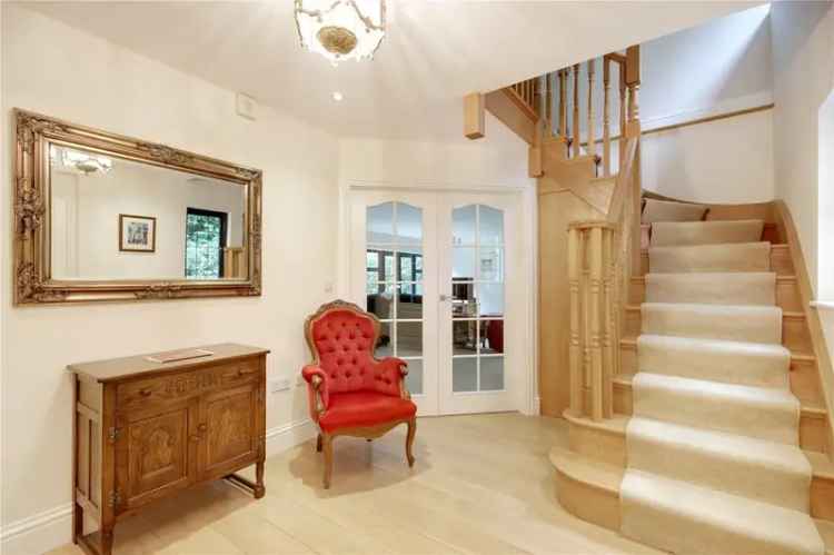 4 Bedroom Detached House for Sale in Sevenoaks