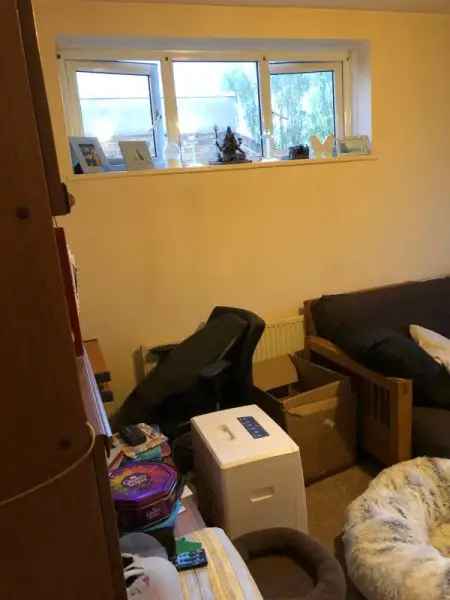 Flat For Rent in Southend-on-Sea, England