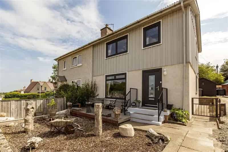 3 Bed House - Semi Detached with 1 Reception Room