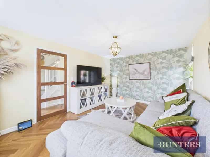 4 Bed Detached House For Sale