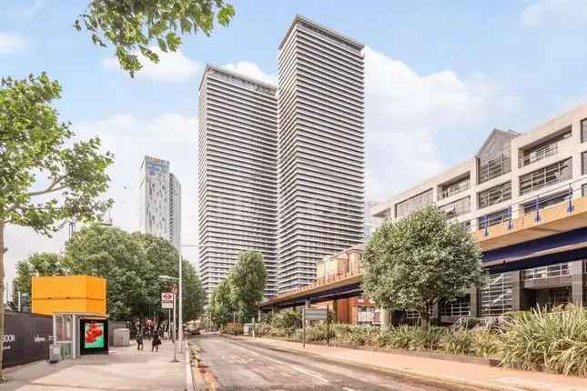 Flat for sale in Hobart Building, Wardian, London E14