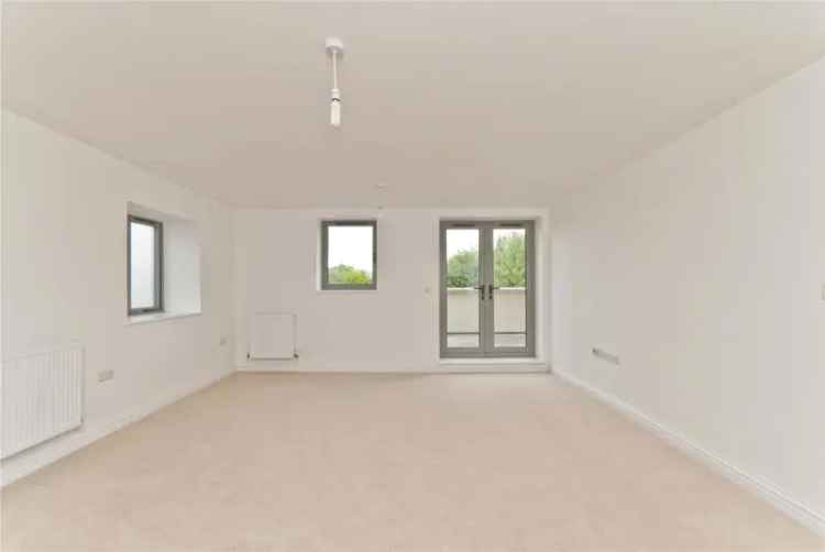 2 Bedroom Apartment with Covered Parking and Roof Terrace