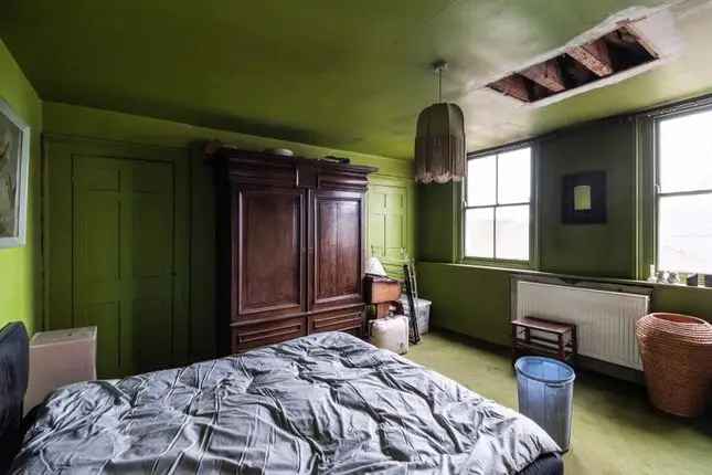Terraced house for sale in Liverpool Road, Islington N1