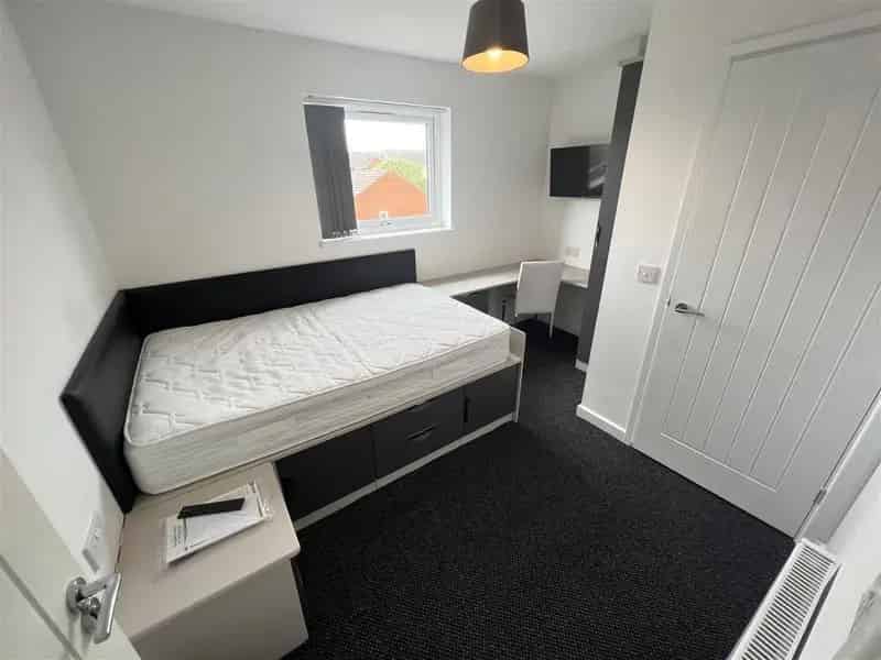 1 Bedroom House Share to Rent