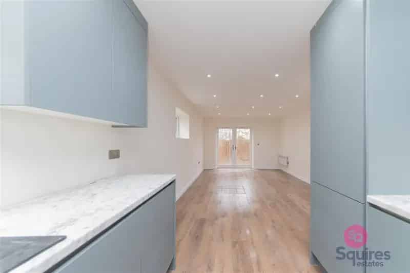 3 Bedroom Flat House to Rent in N11