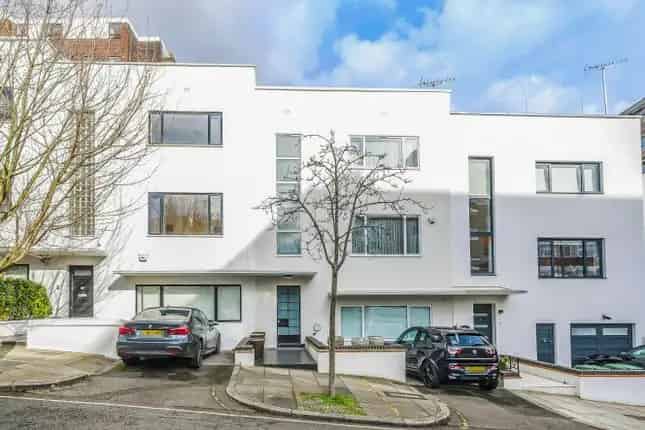 4 Bedroom Terraced House for Sale in St John's Wood NW8