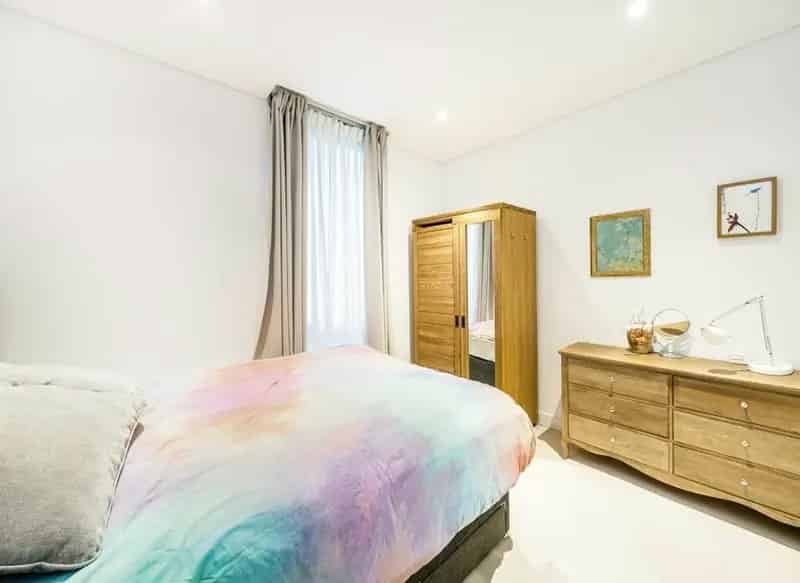Two Bedroom Apartment in Putney with Terrace and Parking
