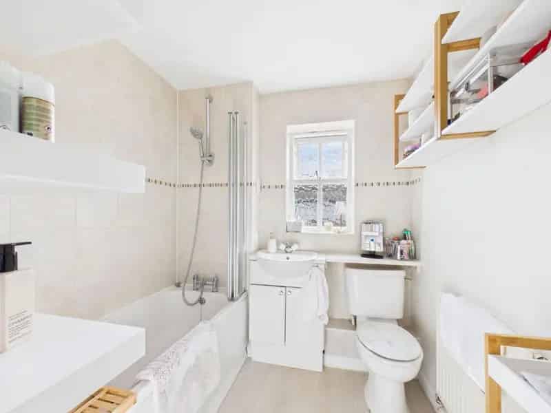 2 Bed Flat for Sale Byewaters Estate