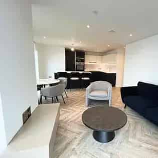 3 Bed 122m² Manchester Flat - Pet-Friendly with Rent-Free Month Offer