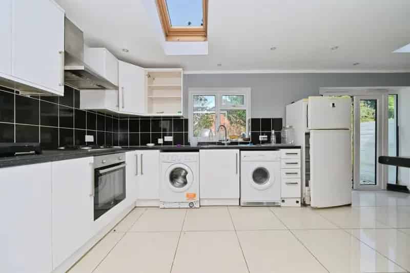 5 Bedroom Semi-Detached House St Albans