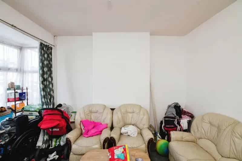 Three Bedroom House in Smethwick Near Train Station